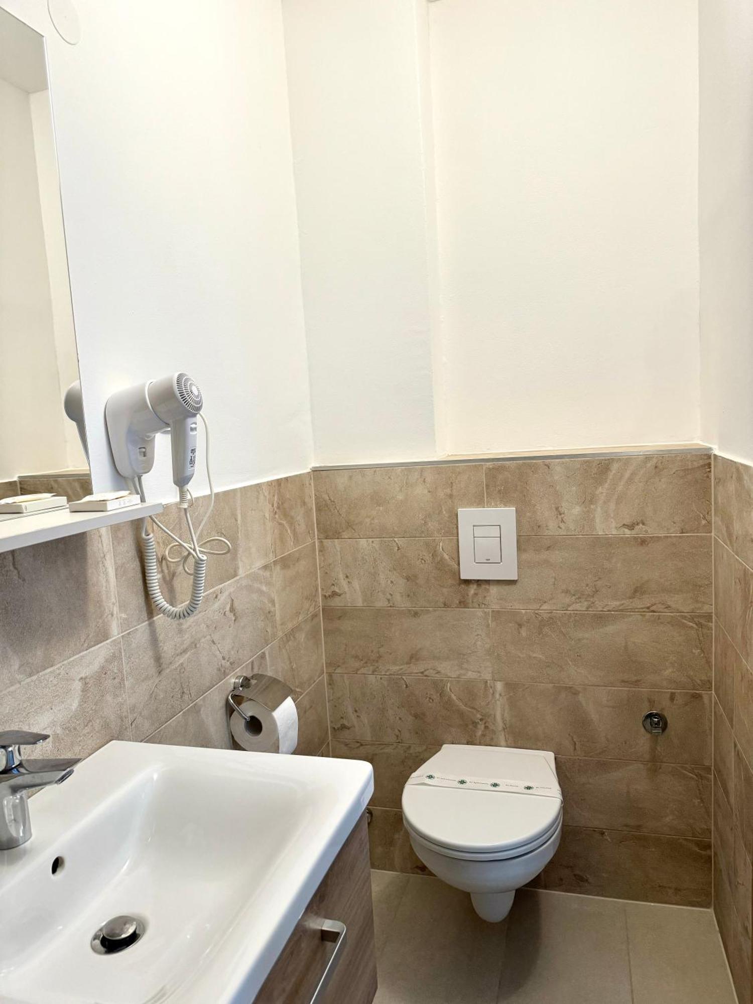 L&L Rooms Maribor Eksteriør billede